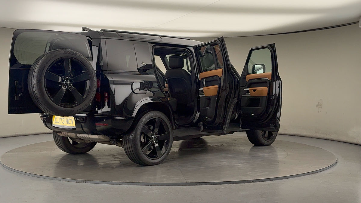 More views of Land Rover Defender 110