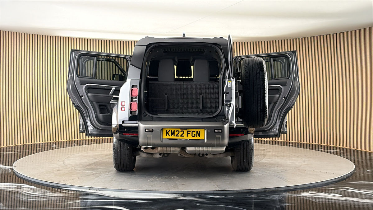More views of Land Rover Defender 110