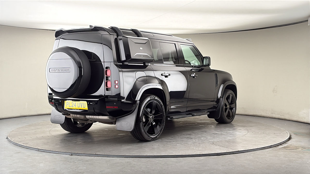 More views of Land Rover Defender 110