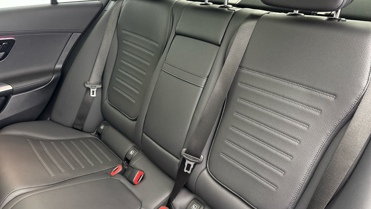 Mercedes-Benz C Class Image 8