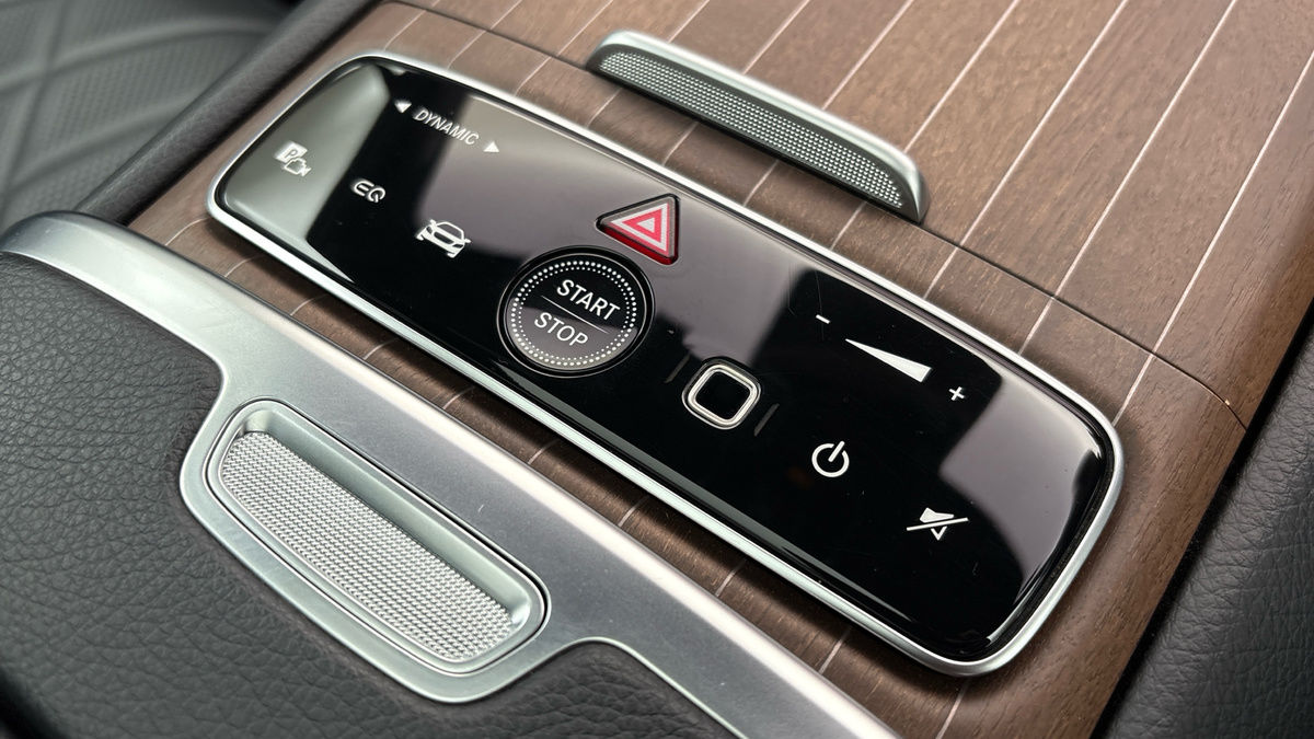 Mercedes-Benz EQE Image 26