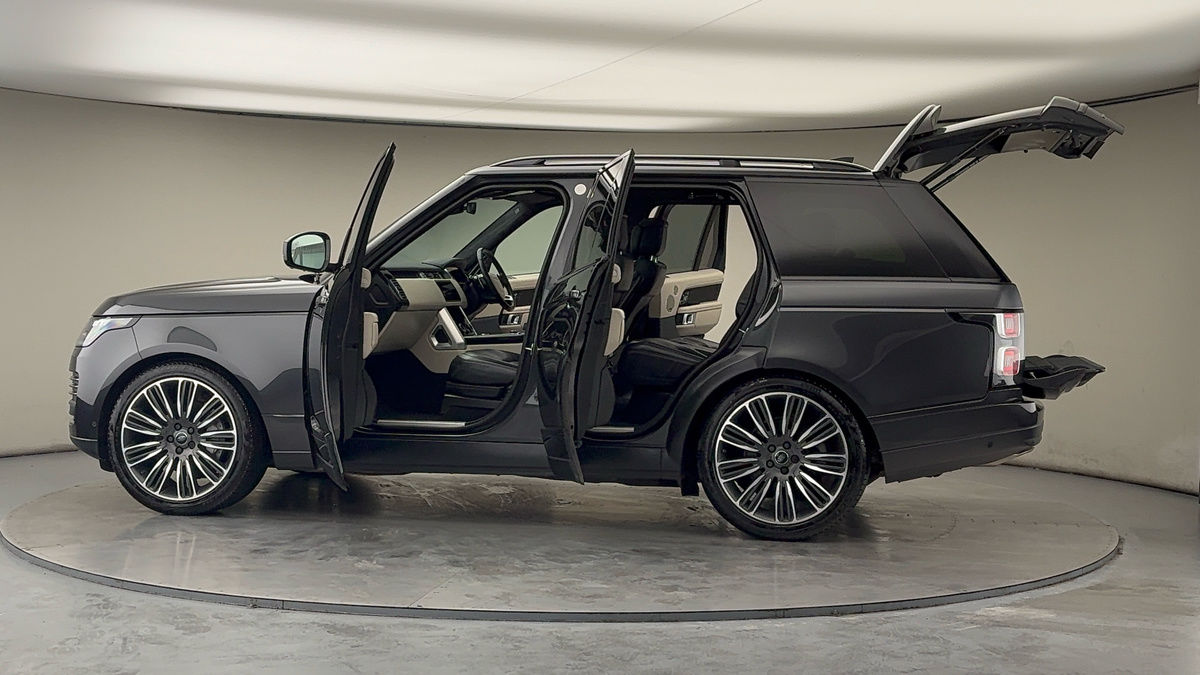 More views of Land Rover Range Rover