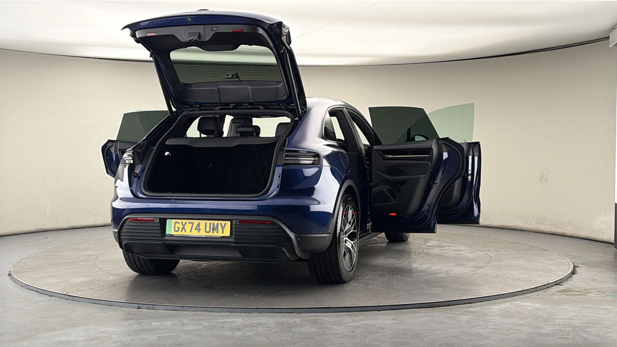 More views of Porsche Macan