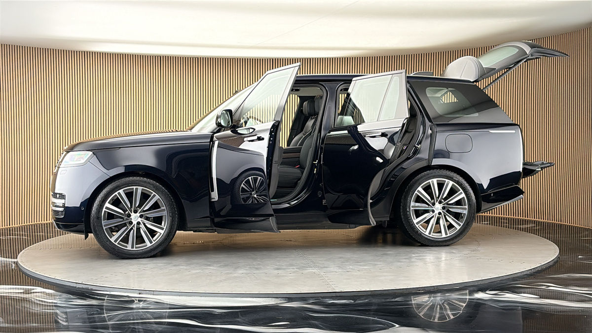 More views of Land Rover Range Rover