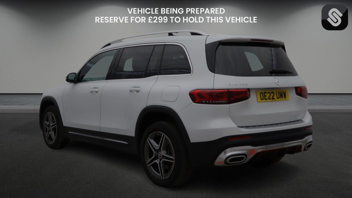 Mercedes-Benz GLB Image 3