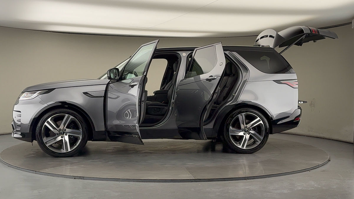 More views of Land Rover Discovery