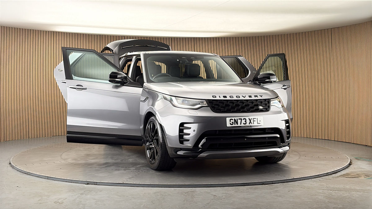 More views of Land Rover Discovery