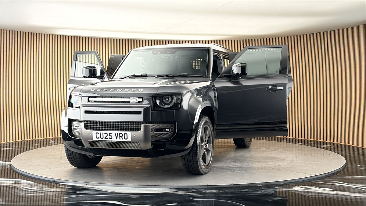 More views of Land Rover Defender 110