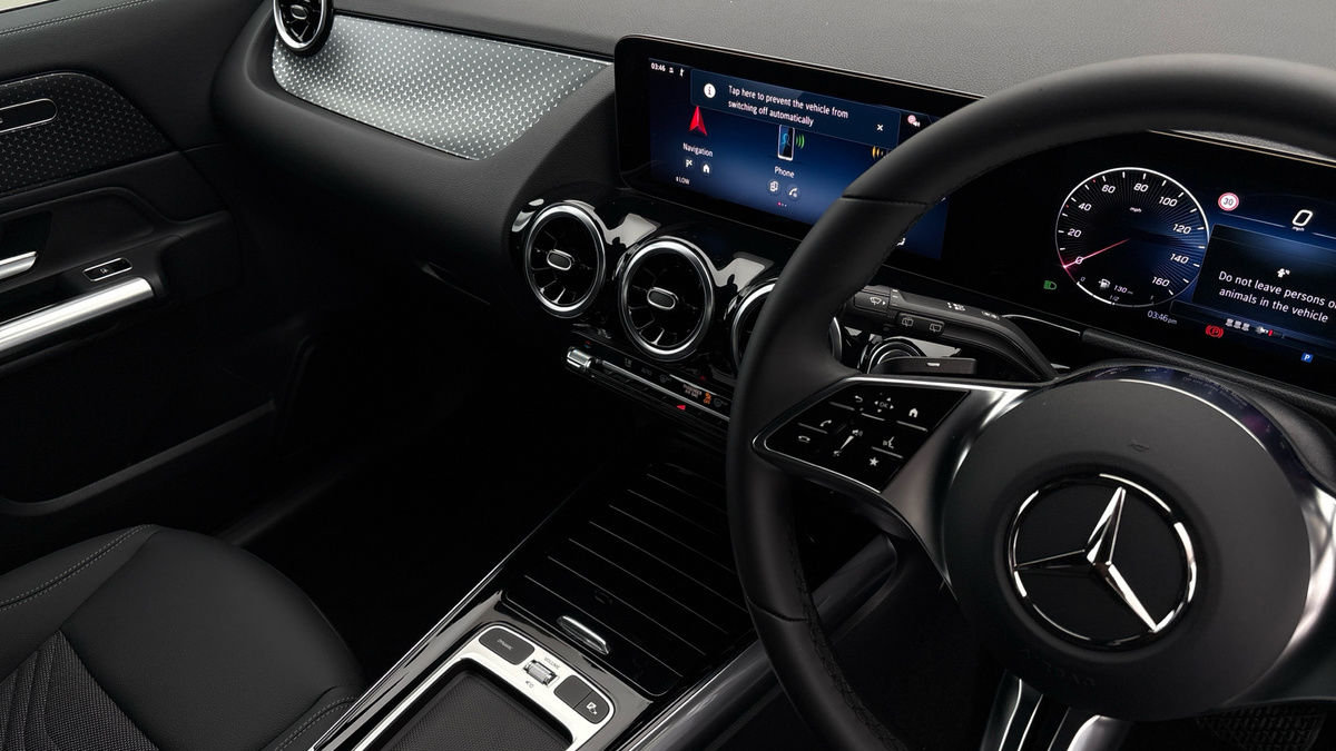 Mercedes-Benz GLA Image 18