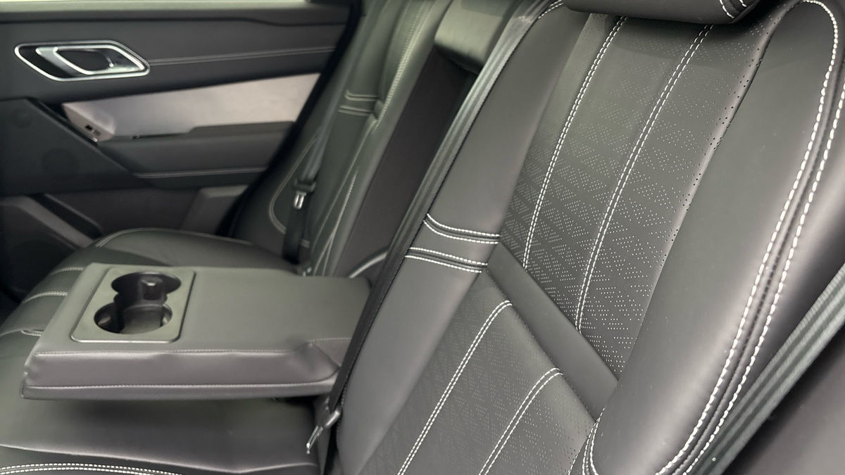 Land Rover Range Rover Velar Image 9