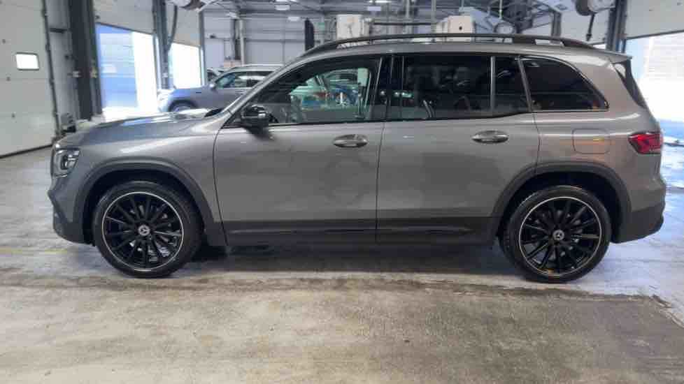 More views of Mercedes-Benz GLB