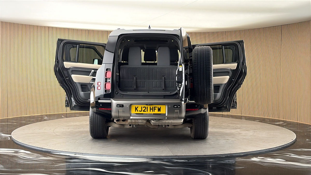More views of Land Rover Defender 110