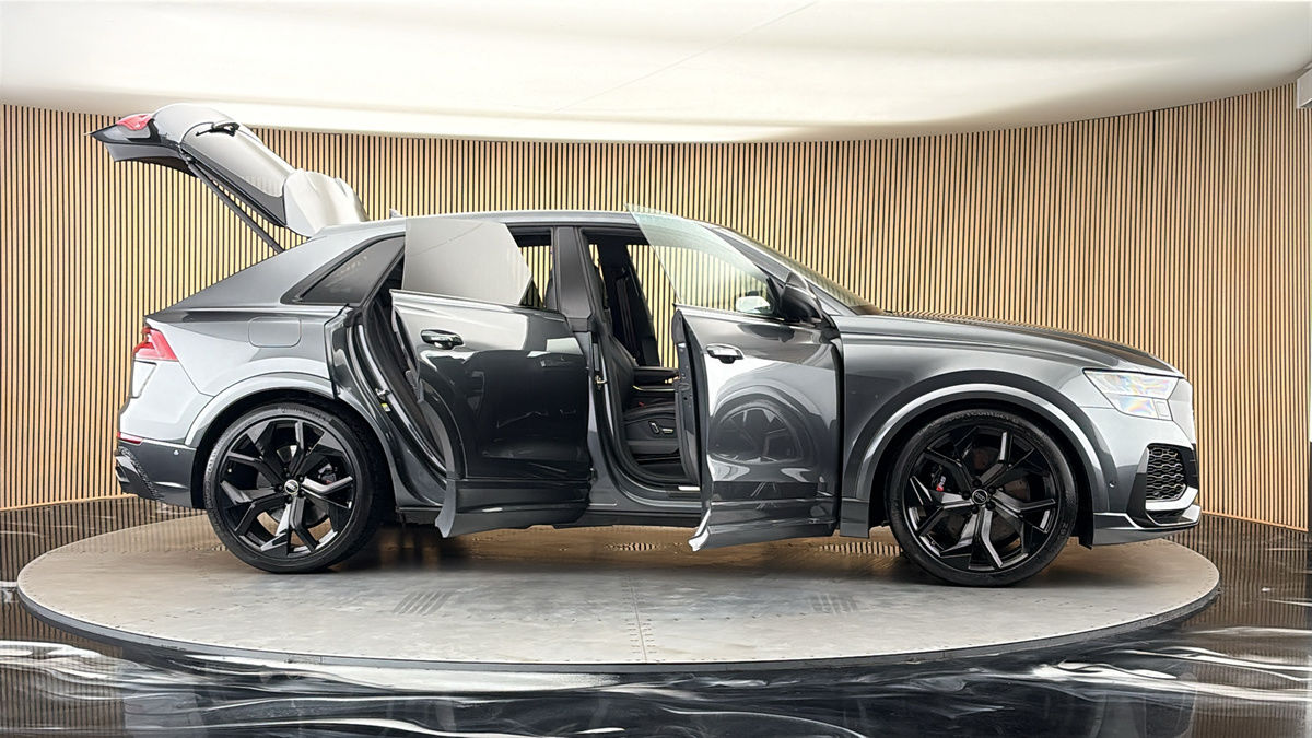 More views of Audi RSQ8