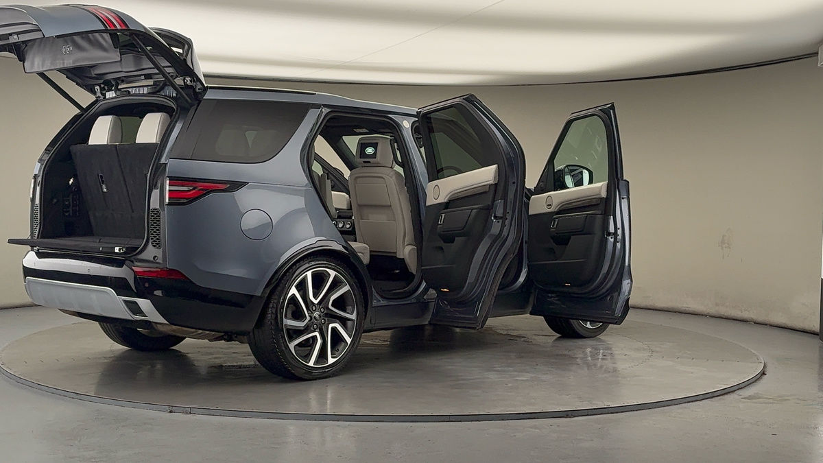 More views of Land Rover Discovery