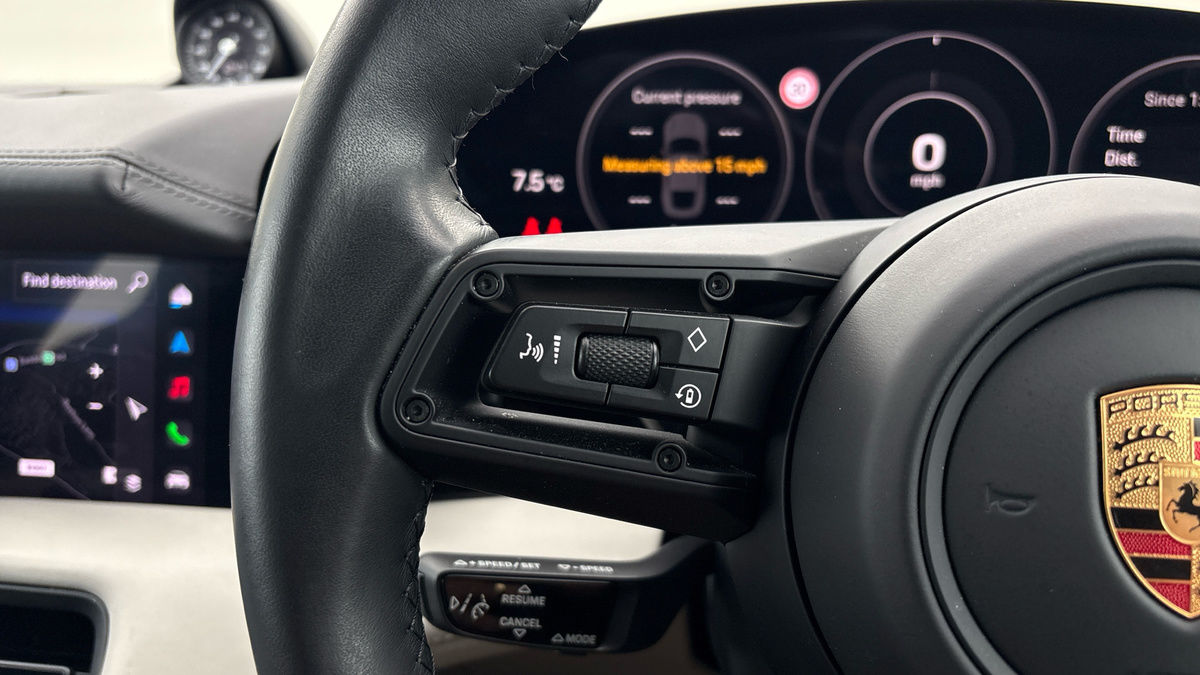 Porsche Taycan Image 13