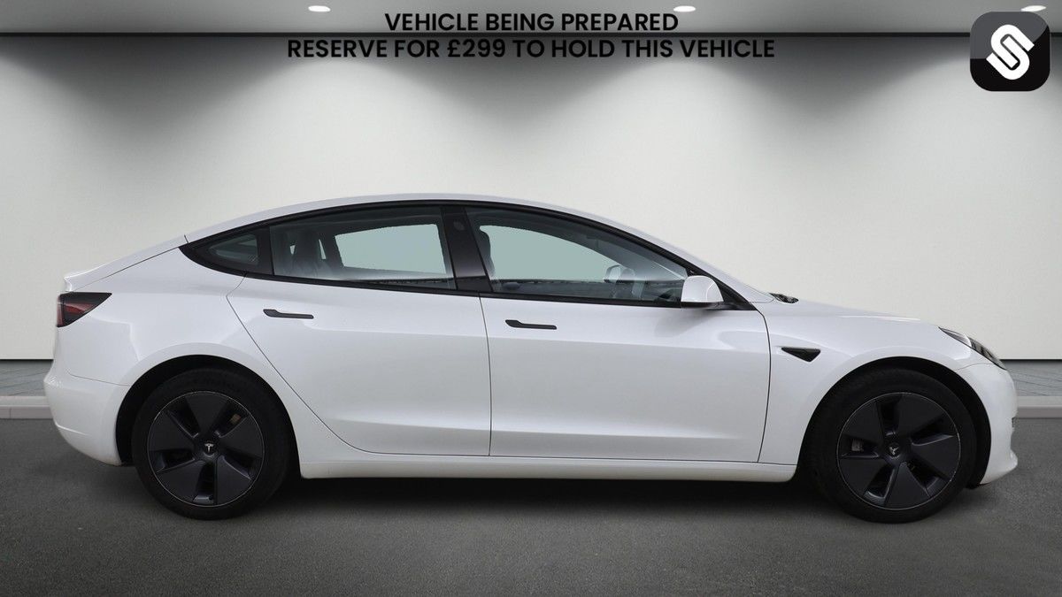 Tesla Model 3 Image 5