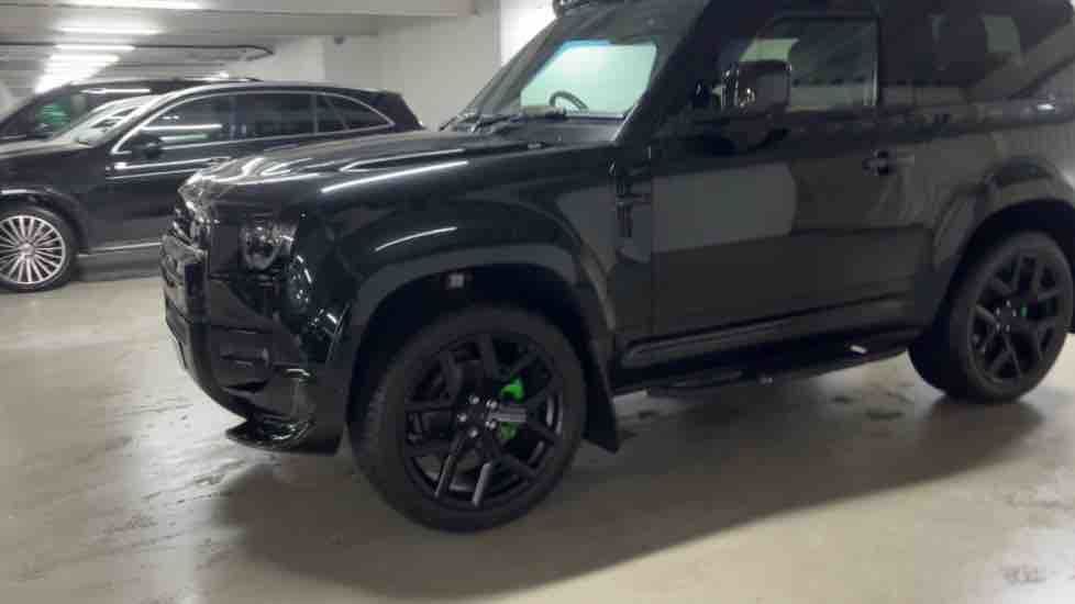 More views of Land Rover Defender 90