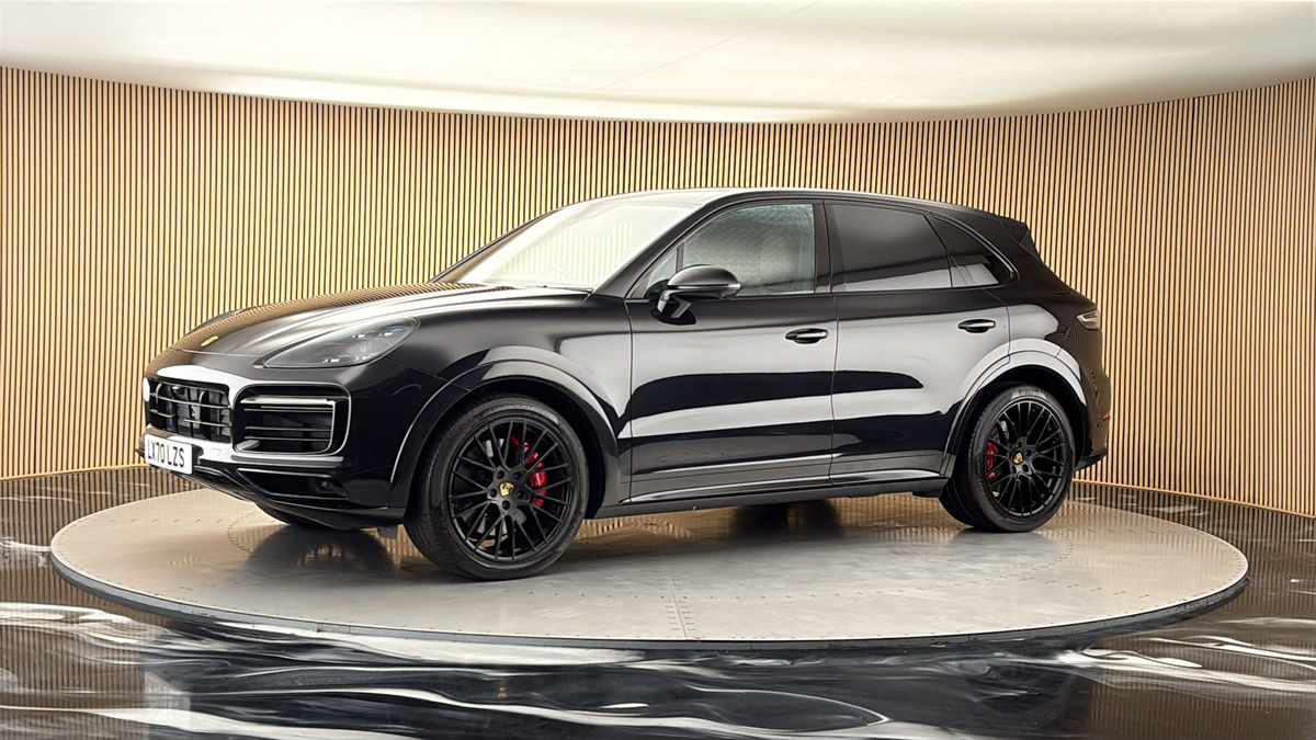 More views of Porsche Cayenne