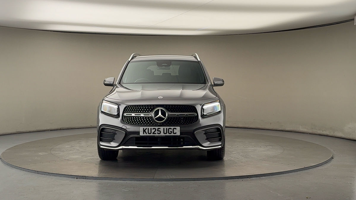 Mercedes-Benz GLB Image 3