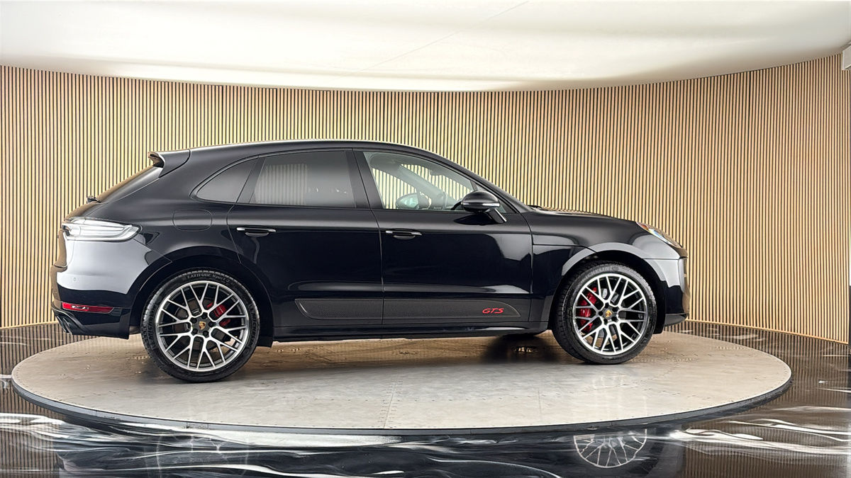 More views of Porsche Macan