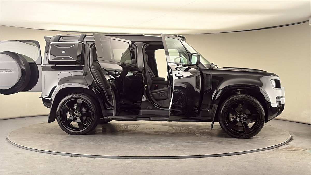 More views of Land Rover Defender 110