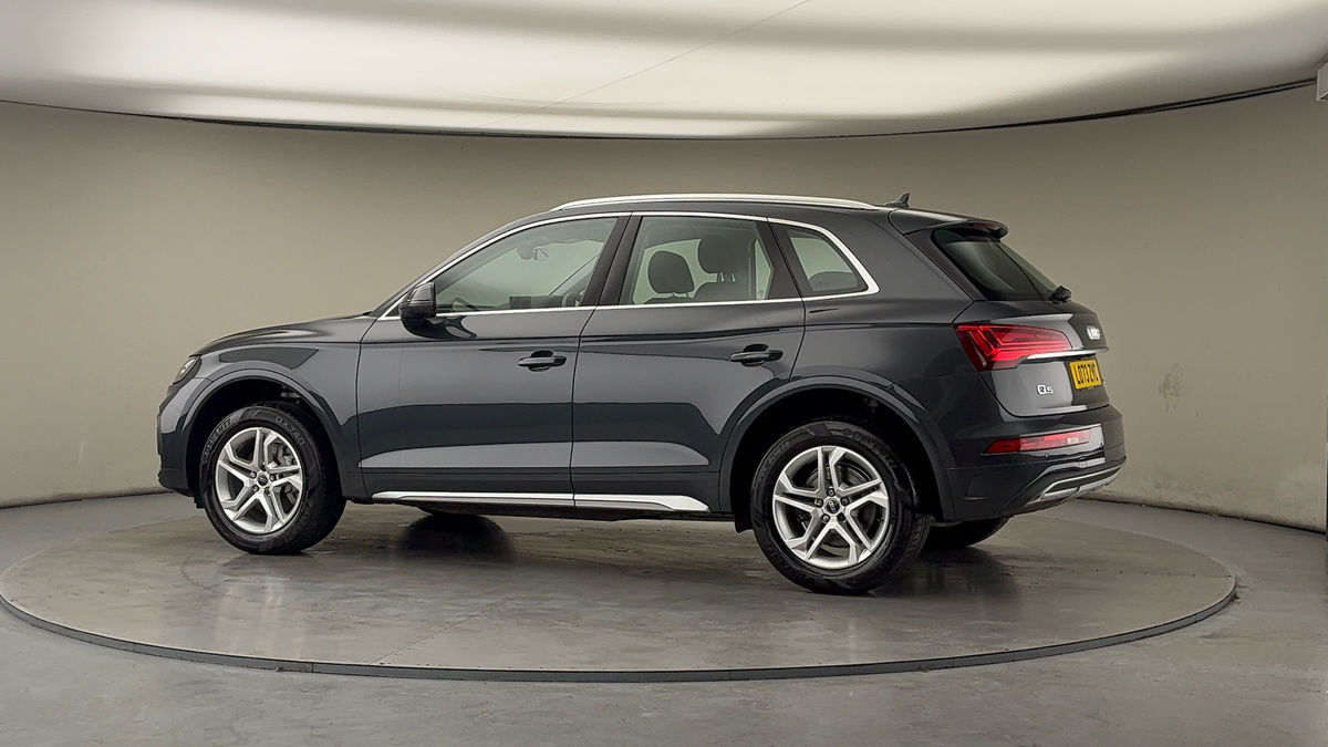 More views of Audi Q5