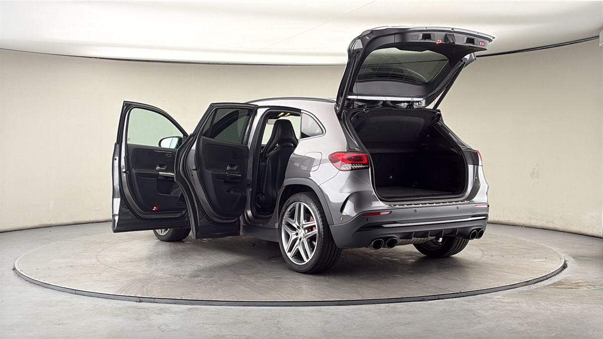 Mercedes-Benz GLA Image 23