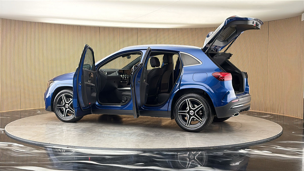 More views of Mercedes-Benz GLA