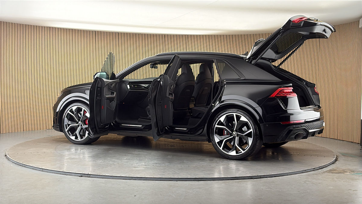 More views of Audi RSQ8