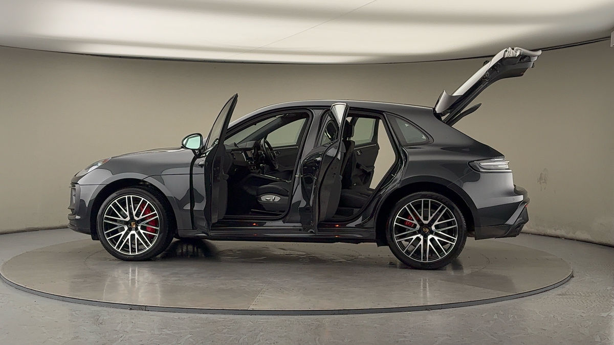 More views of Porsche Macan