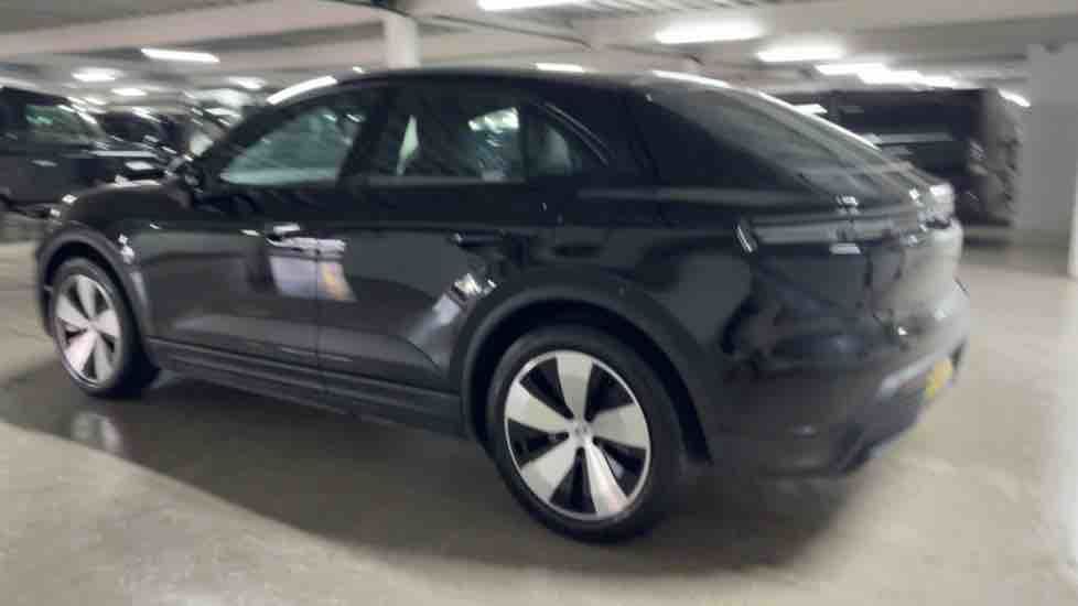 More views of Porsche Macan