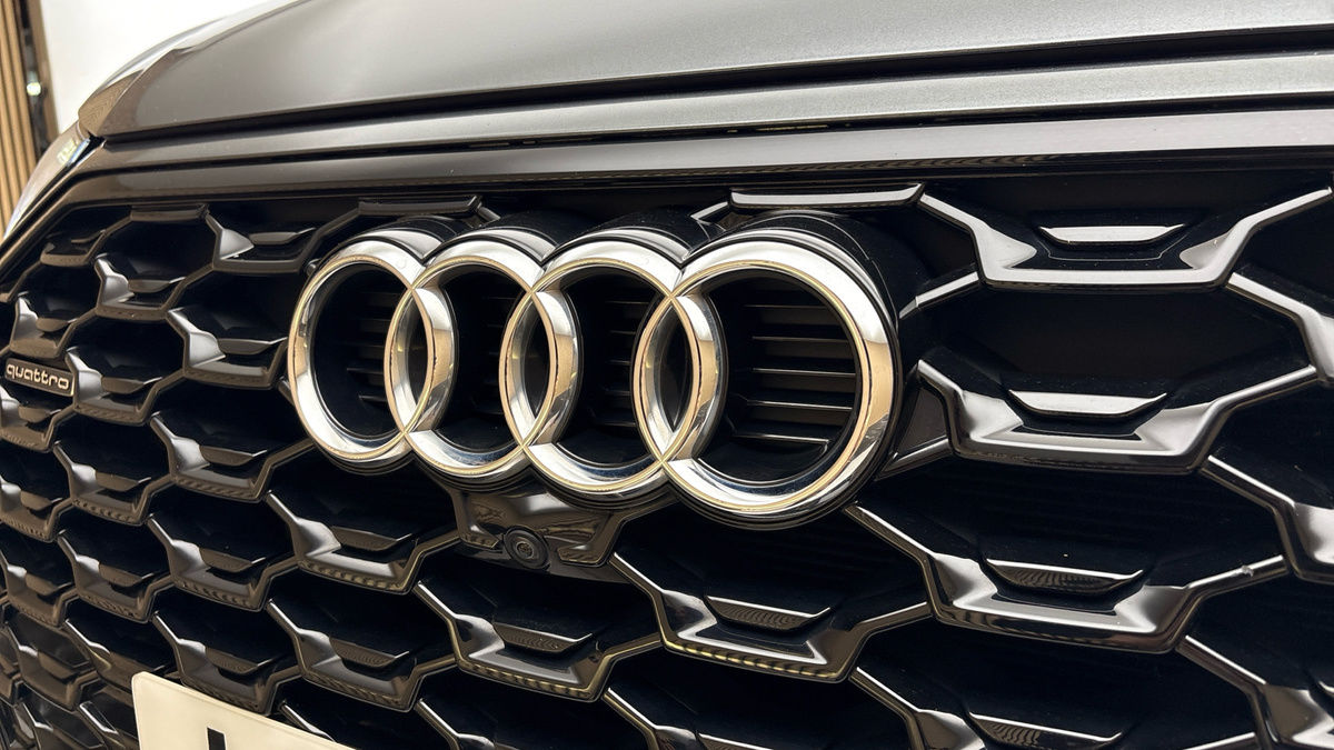 More views of Audi Q5