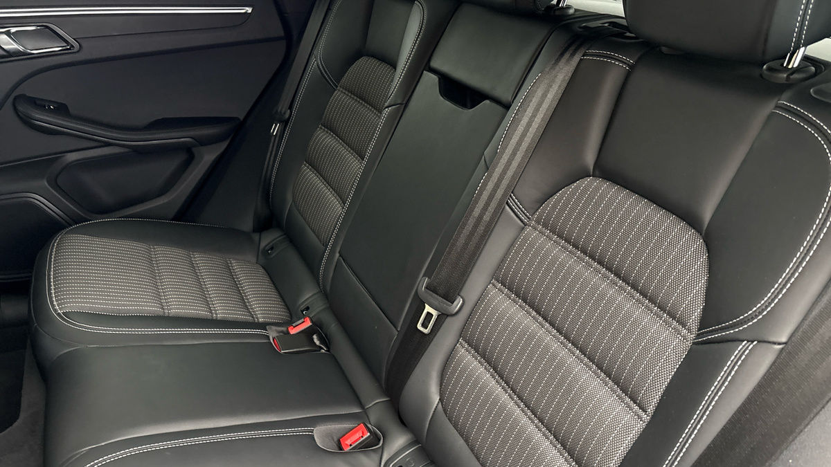 Porsche Macan Image 8