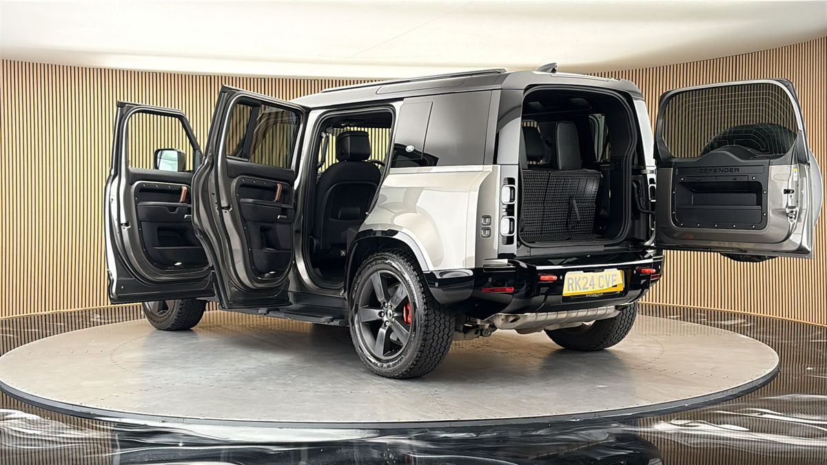 More views of Land Rover Defender 110