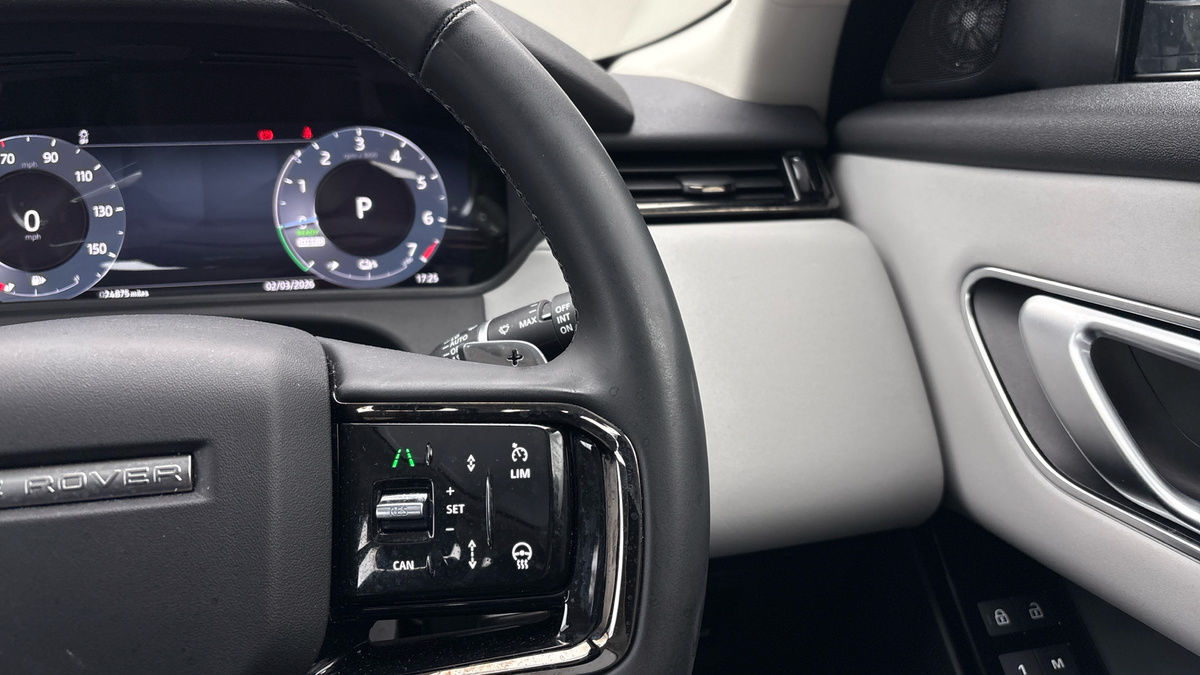 Land Rover Range Rover Velar Image 14