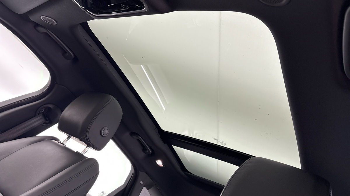 Land Rover Range Rover Velar Image 6