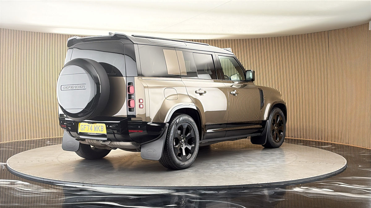 More views of Land Rover Defender 110