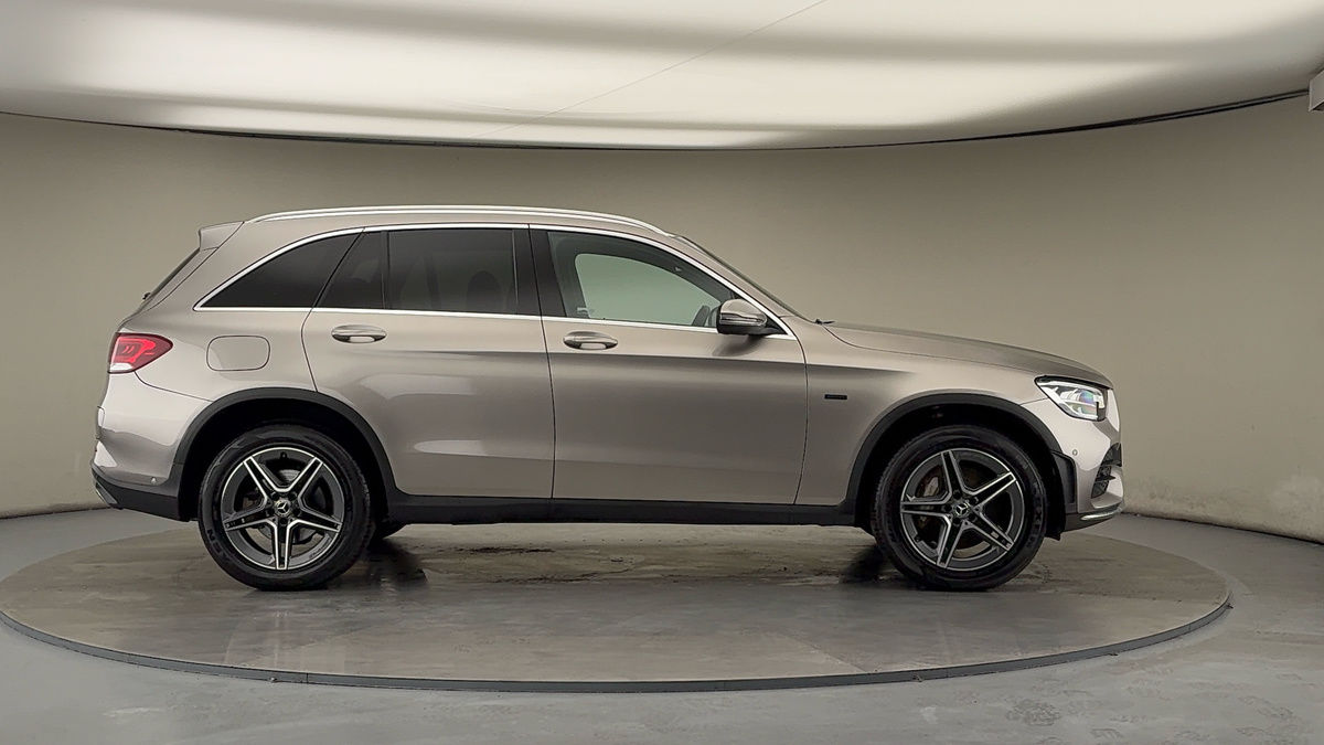Mercedes-Benz GLC Image 16
