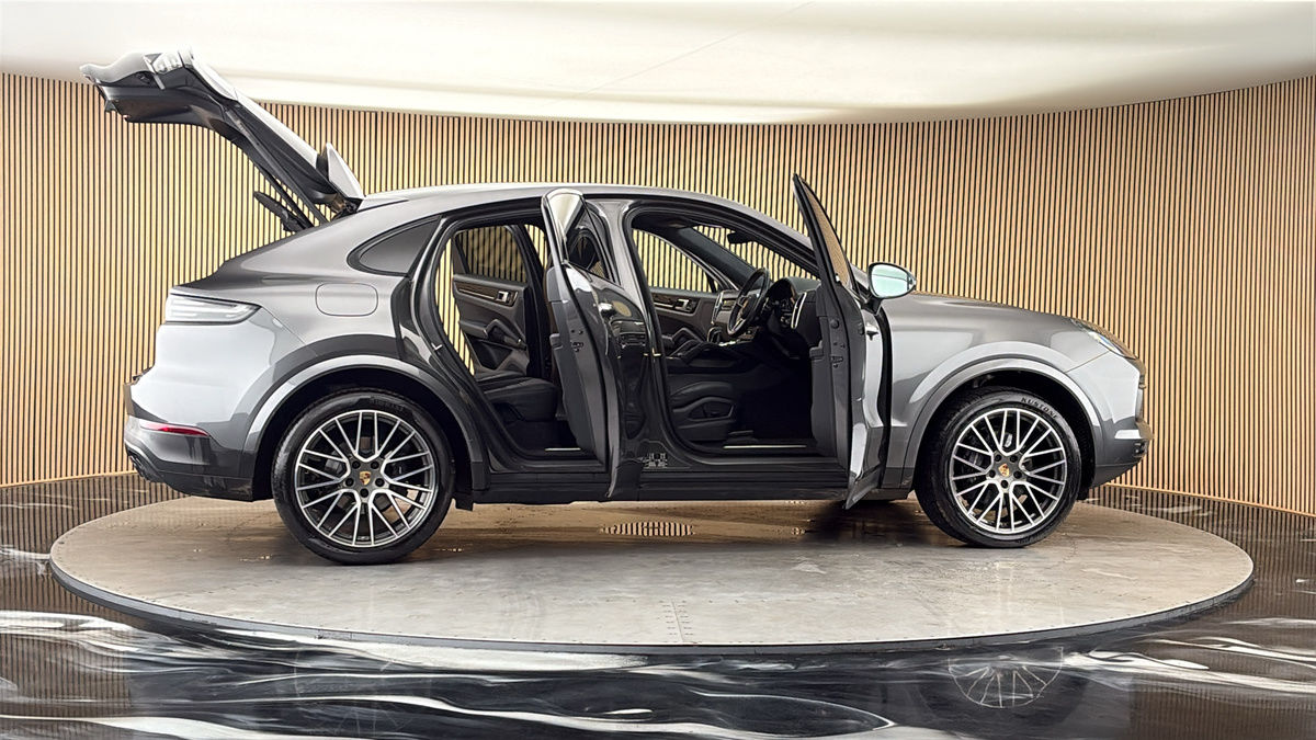 More views of Porsche Cayenne