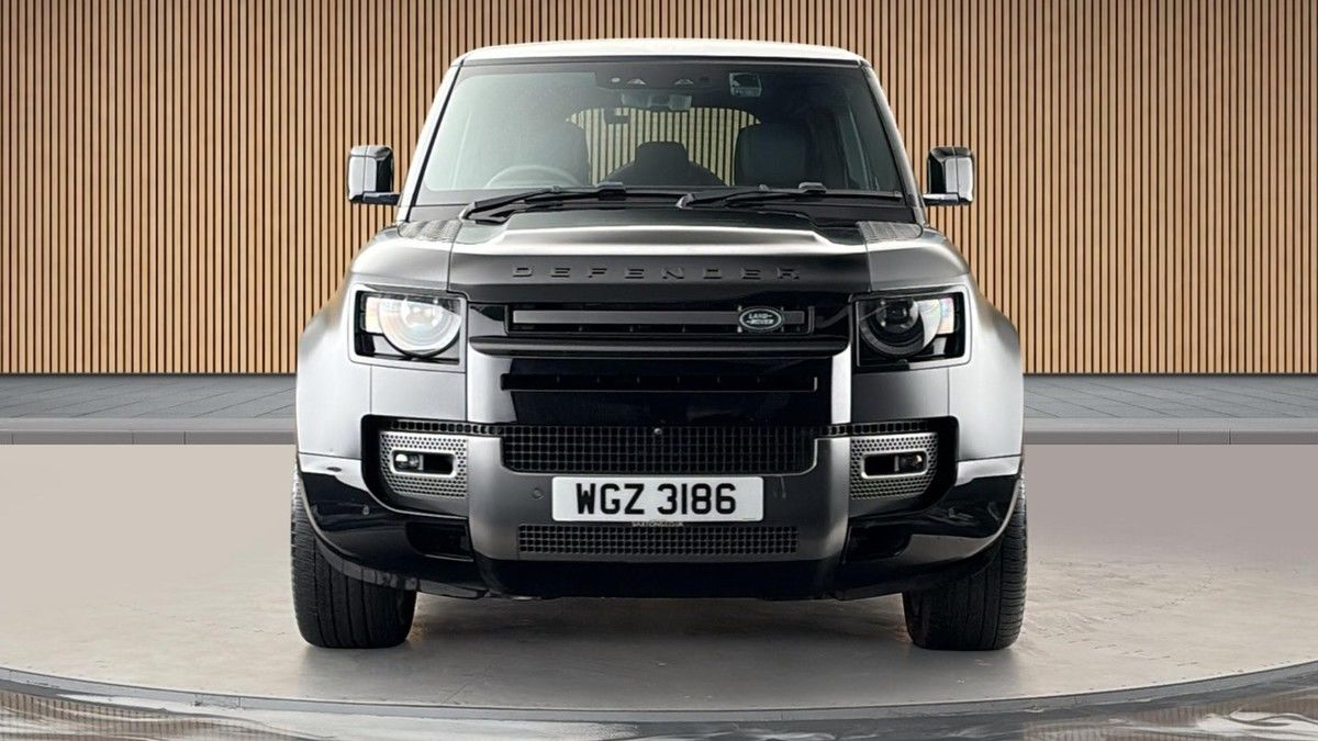 Land Rover Defender 110 Image 3