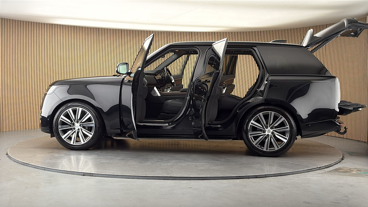 More views of Land Rover Range Rover