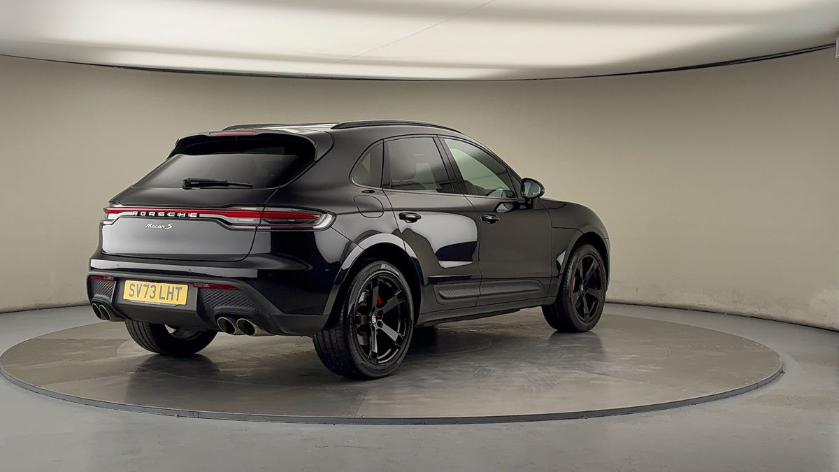 More views of Porsche Macan