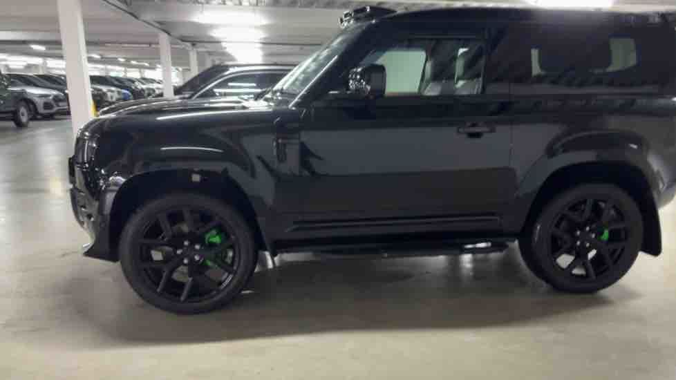 More views of Land Rover Defender 90