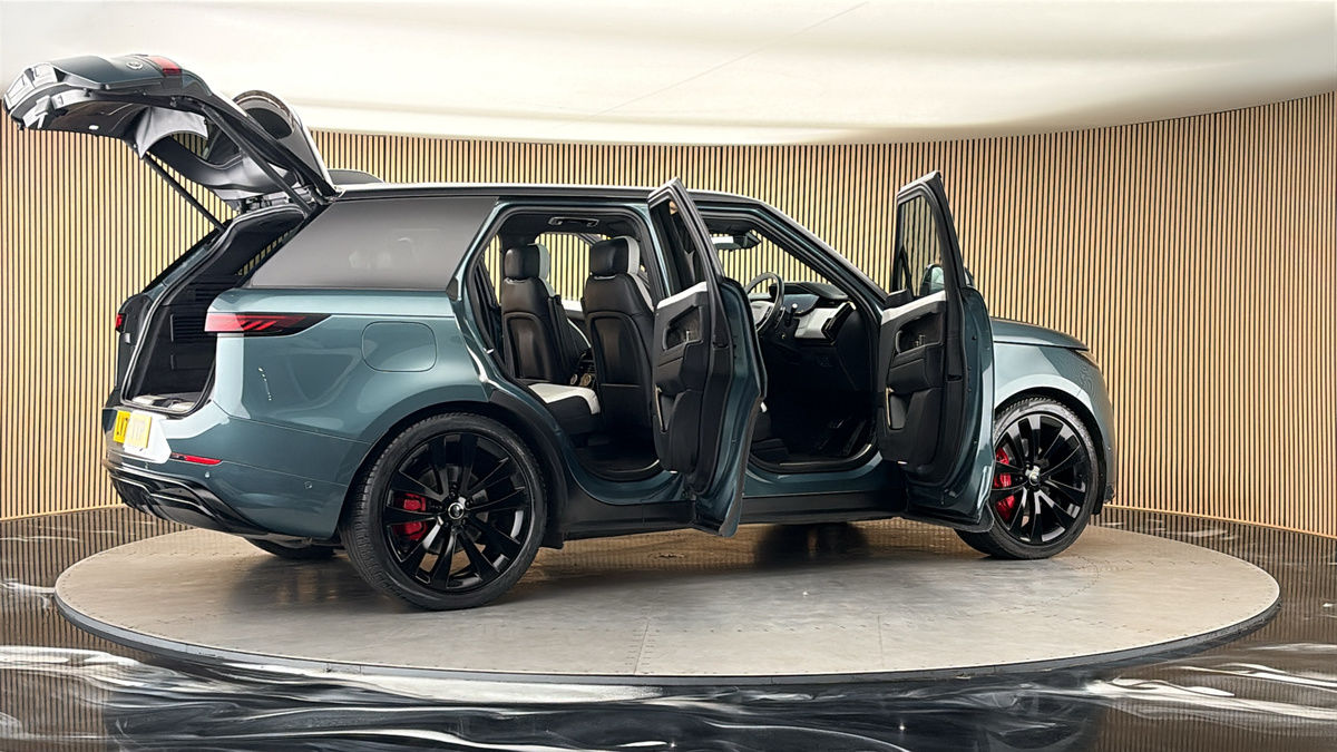 More views of Land Rover Range Rover Sport