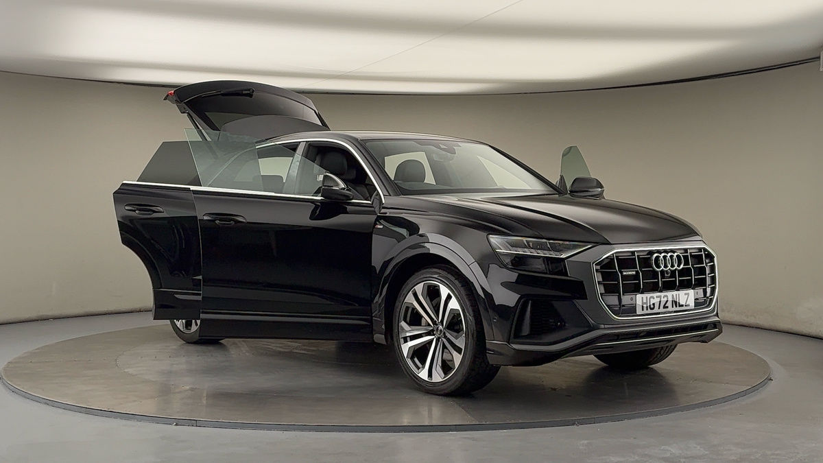 More views of Audi Q8