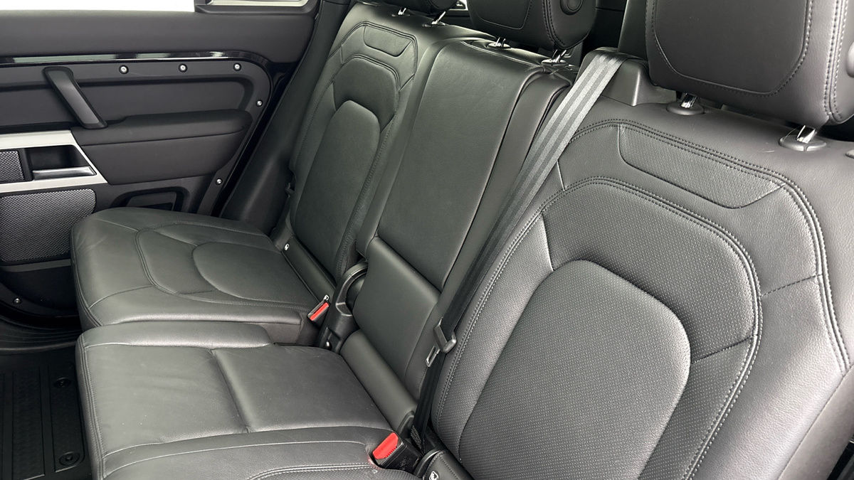 Land Rover Defender 110 Urban Image 8