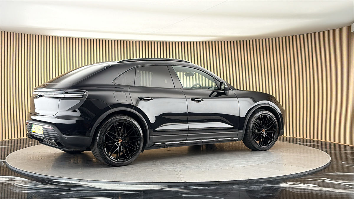 More views of Porsche Macan