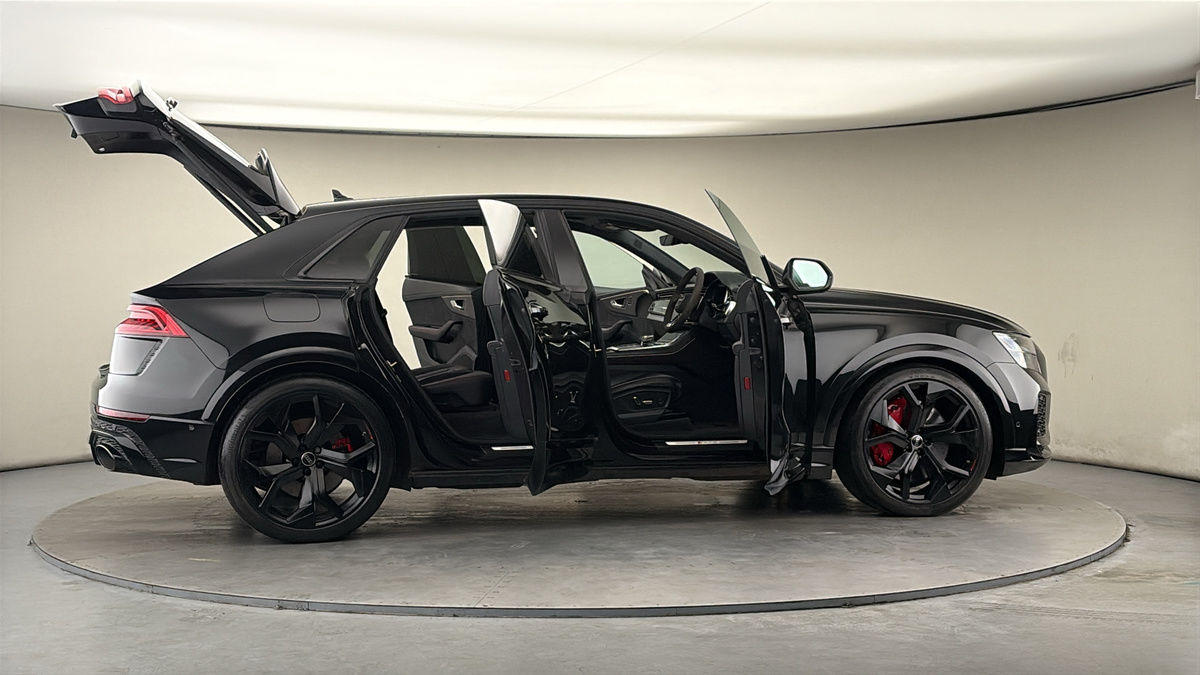 More views of Audi RSQ8