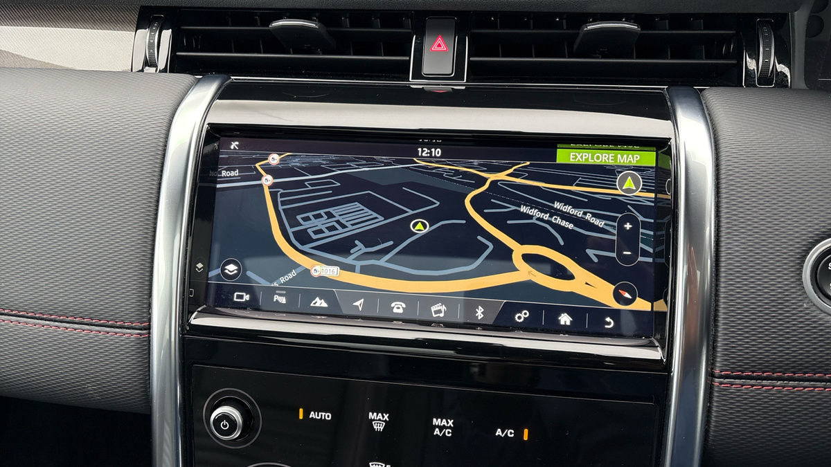 Land Rover Discovery Sport Image 17