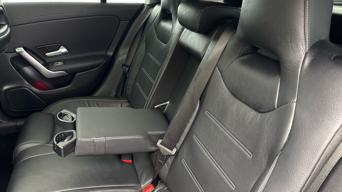 Mercedes-Benz CLA Image 9